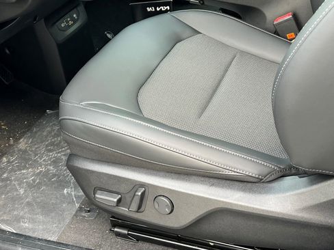 New 2025 Kia EV6 Light w/ Light LR Technology Package image 16