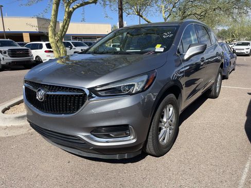 Used 2019 Buick Enclave Essence FWD image 2