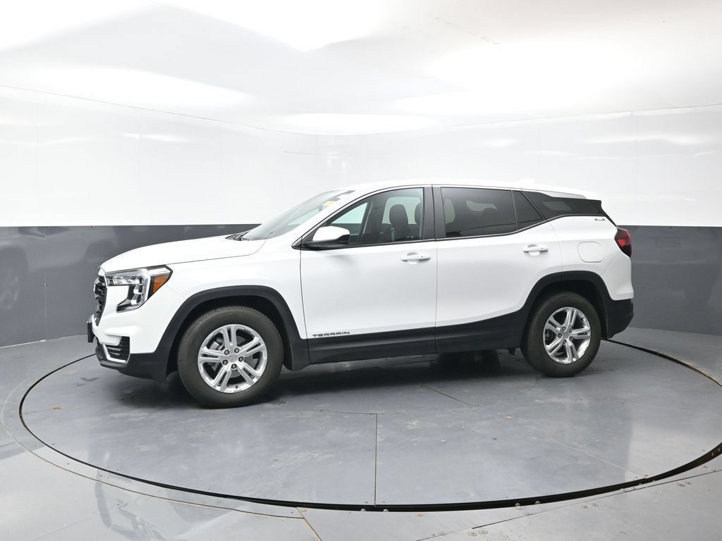 Used 2024 GMC Terrain SLE FWD image 9