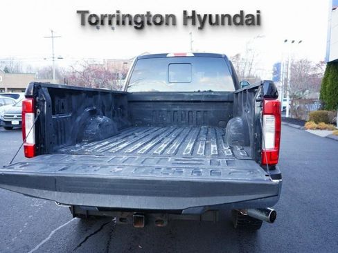 Used 2017 Ford F250 Lariat w/ Chrome Package image 10