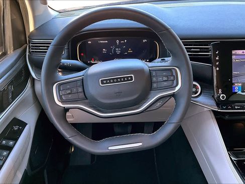 Used 2023 Jeep Wagoneer Series II w/ Flexible Seating Group image 5
