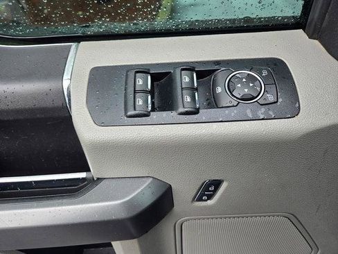 Used 2016 Ford F150 XLT RWD image 16