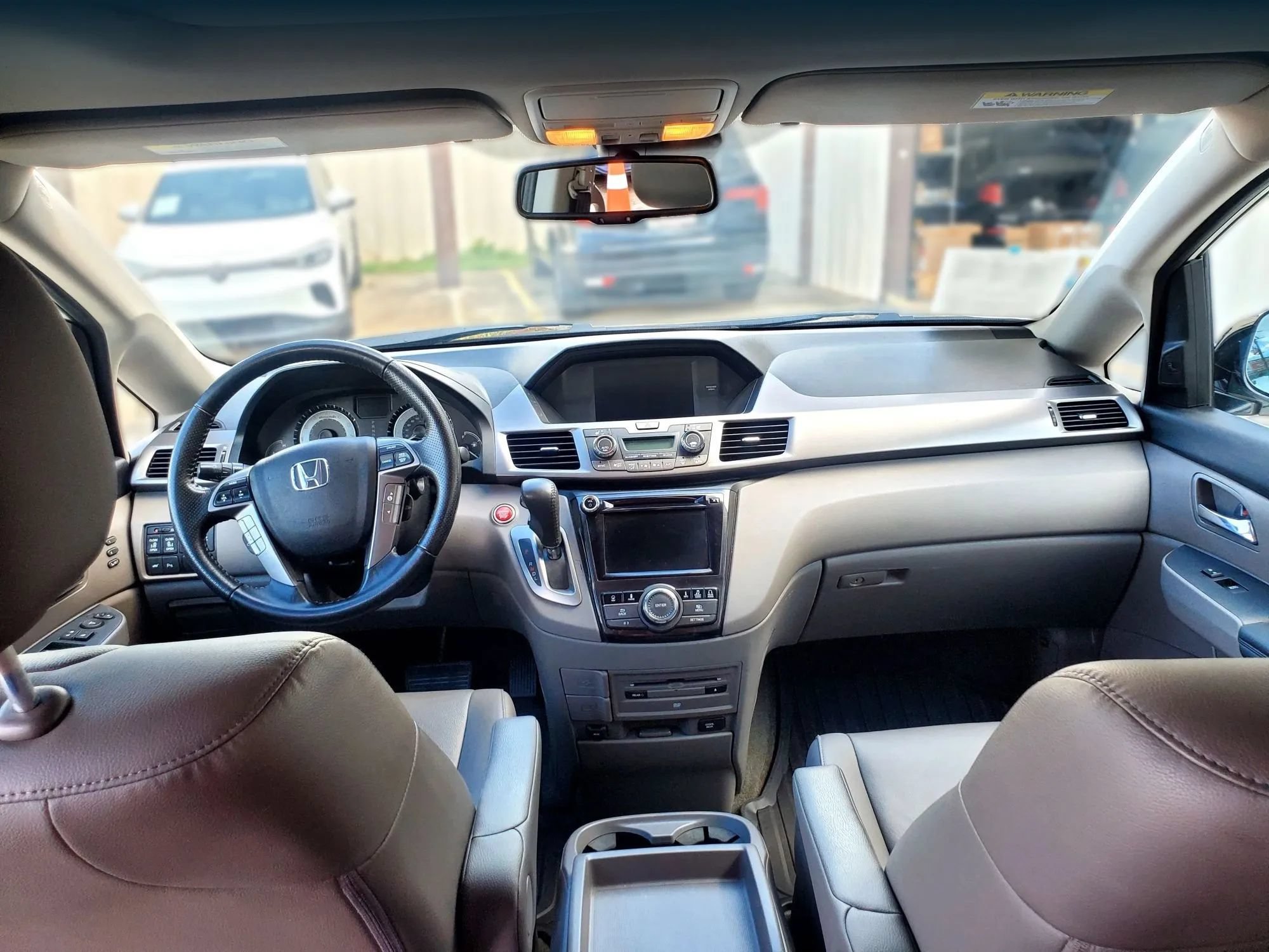 Used 2015 Honda Odyssey Touring Elite image 35
