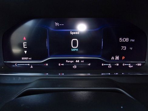 Used 2024 Chevrolet Suburban Premier image 24