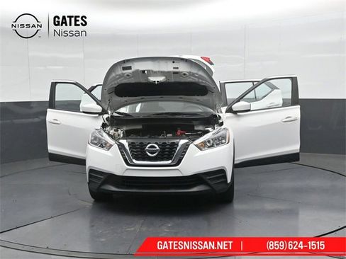 Used 2018 Nissan Kicks SV image 52