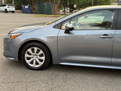 Used 2025 Toyota Corolla LE FWD image 14