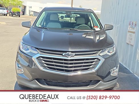 Used 2020 Chevrolet Equinox LS w/ LS Convenience Package FWD image 2