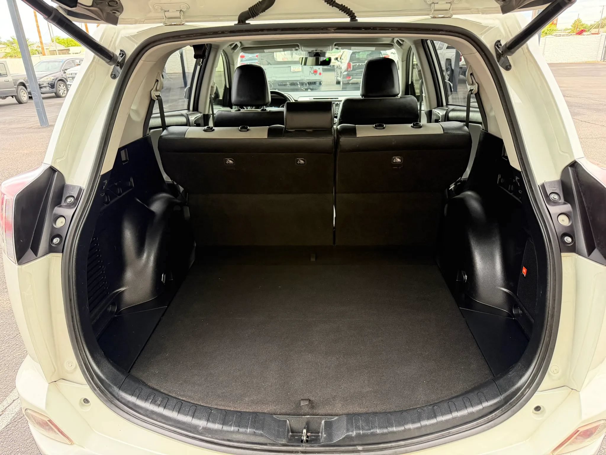 Used 2017 Toyota RAV4 Limited w/ Advanced Technology Package FWD image 10