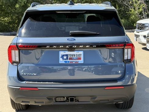 New 2025 Ford Explorer Active image 29