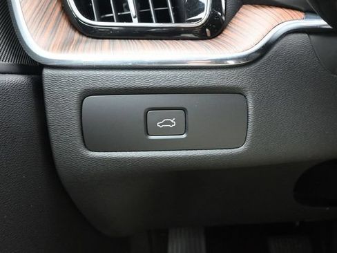 Used 2024 Volvo XC60 B5 Plus w/ Protection Package Premier AWD/4WD image 24