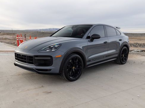 Used 2023 Porsche Cayenne Turbo GT image 3