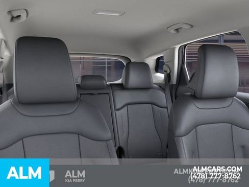 Used 2025 Kia Sportage EX FWD image 31