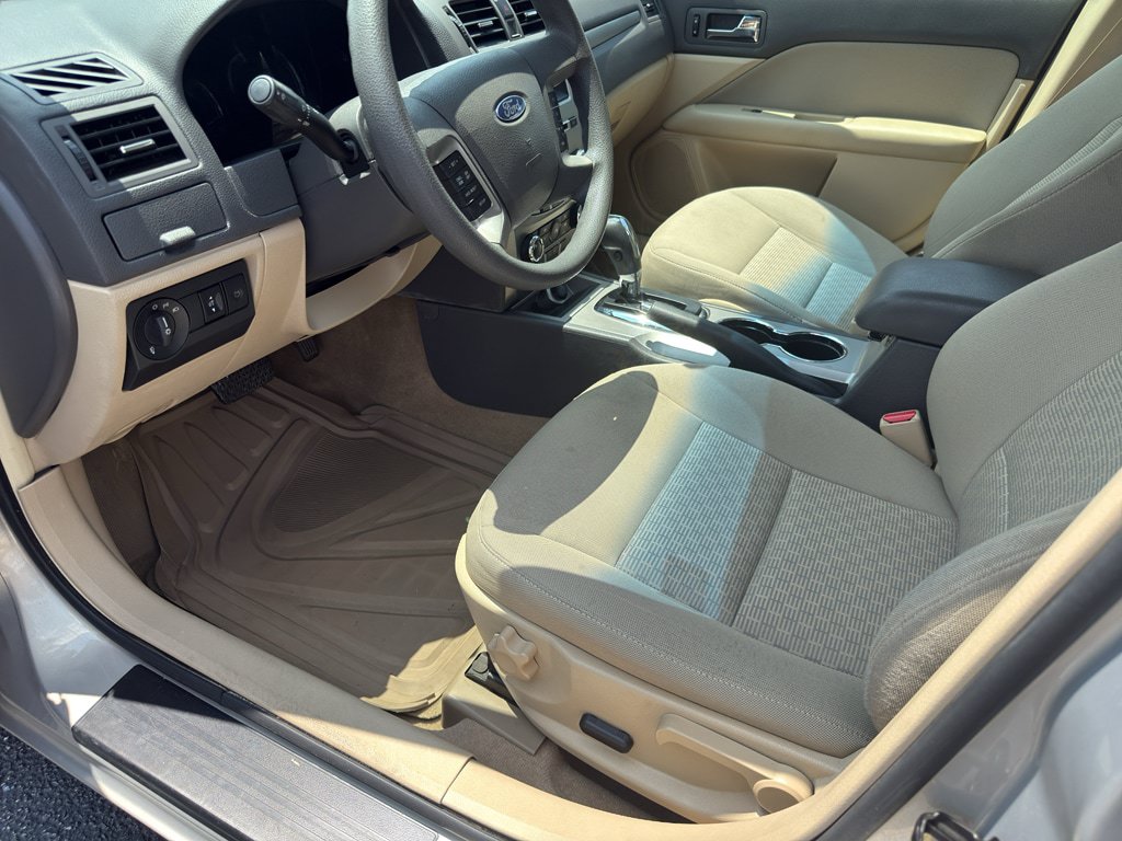 Used 2010 Ford Fusion SE FWD image 8