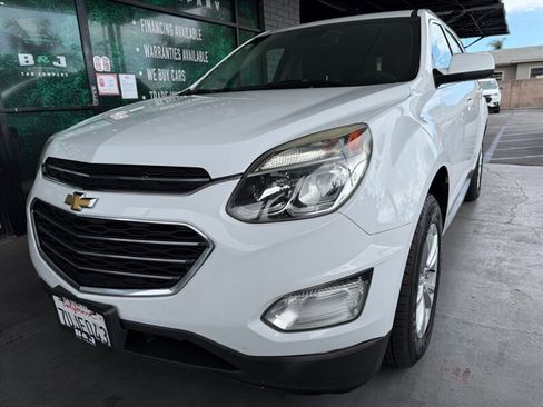 Used 2017 Chevrolet Equinox LT FWD image 3