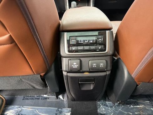 Used 2022 Subaru Ascent Touring w/ Popular Package #2A AWD/4WD image 32
