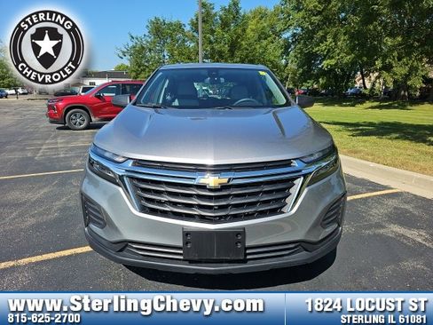 Used 2023 Chevrolet Equinox LS image 2