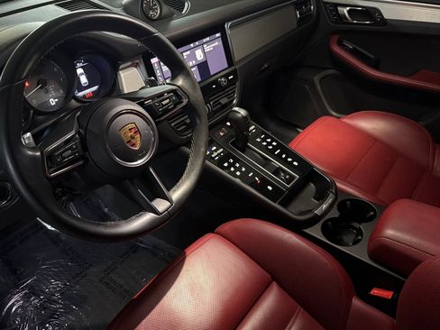 Used 2023 Porsche Macan S AWD/4WD image 4