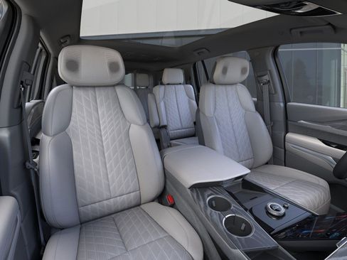 Used 2026 Cadillac Escalade IQ Sport 1 w/ LPO, ONYX Package image 17