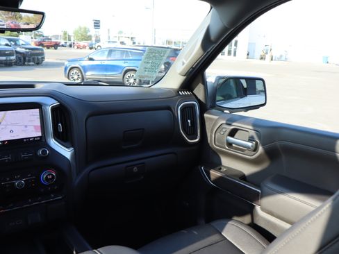 Used 2022 Chevrolet Silverado 1500 LTZ w/ LTZ Premium Package AWD/4WD image 11