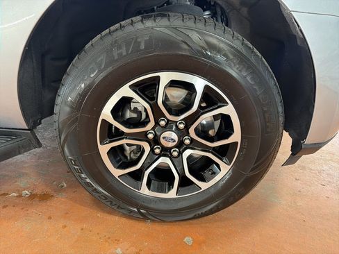 Used 2024 Ford Expedition Max XLT image 10