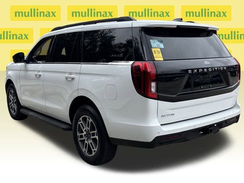 Certified 2025 Ford Expedition Active image 10