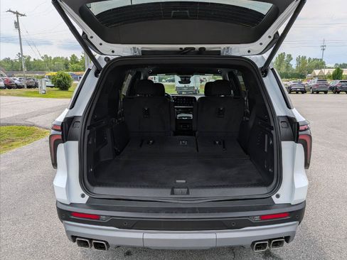 Used 2026 Chevrolet Traverse LT w/ Driver Confidence Package AWD/4WD image 10