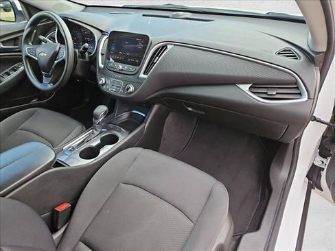 Used 2025 Chevrolet Malibu LT FWD image 19