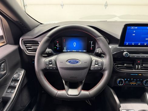 Certified 2025 Ford Escape ST-Line Select AWD/4WD image 16