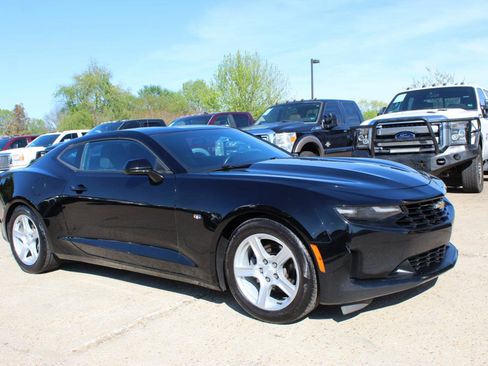 Used 2020 Chevrolet Camaro LT image 8