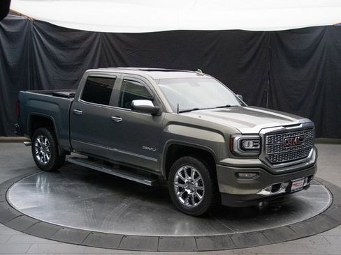 Used 2017 GMC Sierra 1500 Denali image 2