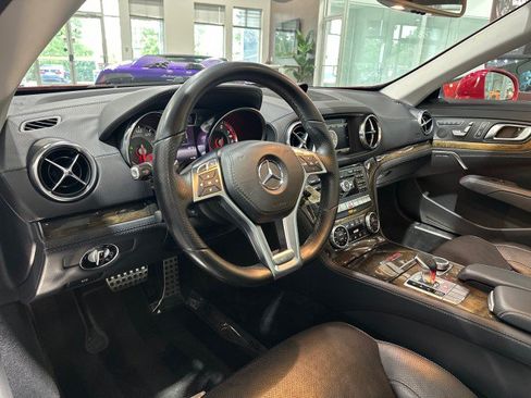 Used 2015 Mercedes-Benz SL 550 w/ Driver Assistance Package image 13