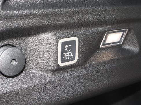 New 2025 Jeep Grand Cherokee L Altitude image 17