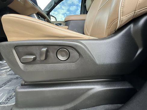 Used 2021 Chevrolet Tahoe Premier w/ Premium Package image 14