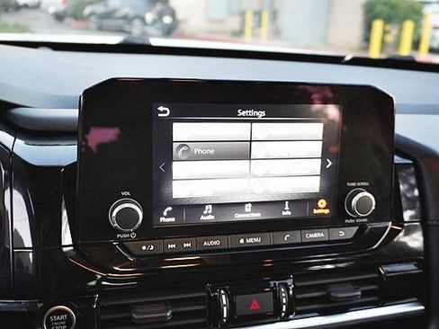 Used 2023 Nissan Pathfinder SV image 24