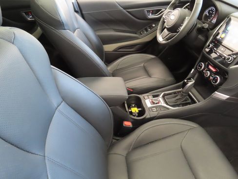 Used 2023 Subaru Forester Limited image 27