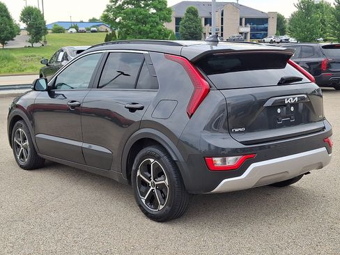 Used 2024 Kia Niro EX FWD image 4