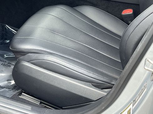 Used 2024 Mercedes-Benz E 350 4MATIC Sedan image 19