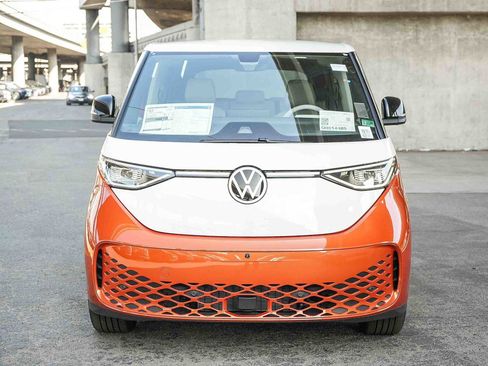 New 2025 Volkswagen ID. Buzz 1st Edition RWD image 2