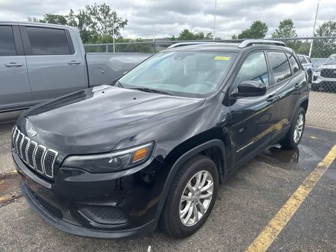 Used 2021 Jeep Cherokee Latitude FWD image 17