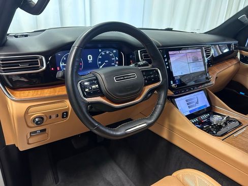 Used 2023 Jeep Grand Wagoneer Series III AWD/4WD image 2