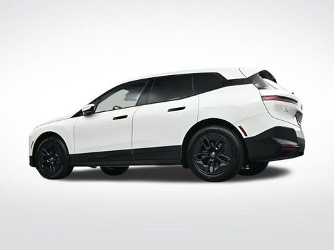 Used 2024 BMW iX xDrive50 w/ Premium Package image 33