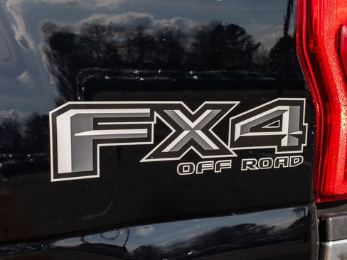 Used 2018 Ford F250 Lariat w/ Lariat Ultimate Package image 12