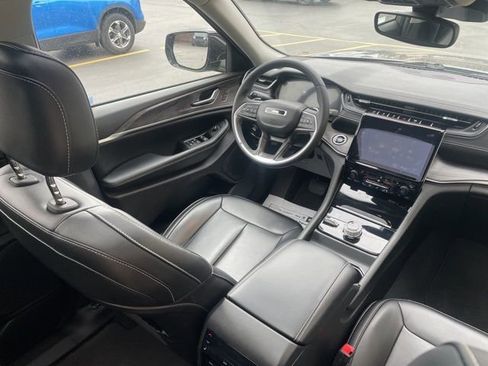Used 2023 Jeep Grand Cherokee L Limited image 18