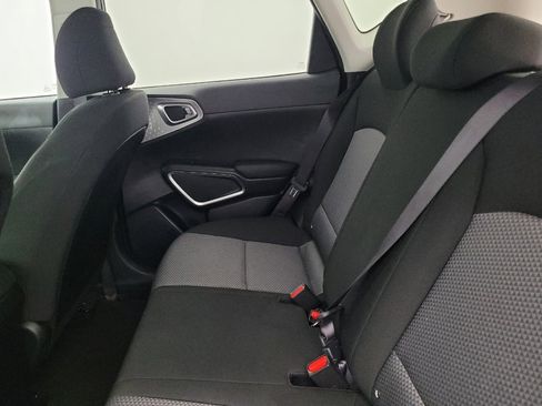 Used 2023 Kia Soul LX w/ LX Technology Package image 18