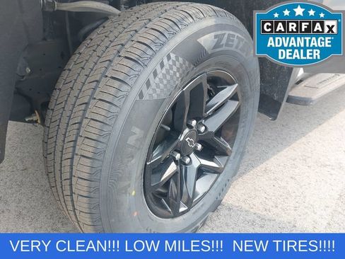 Used 2021 Chevrolet Silverado 1500 Custom Trail Boss w/ LPO, Dark Essentials Package AWD/4WD image 30