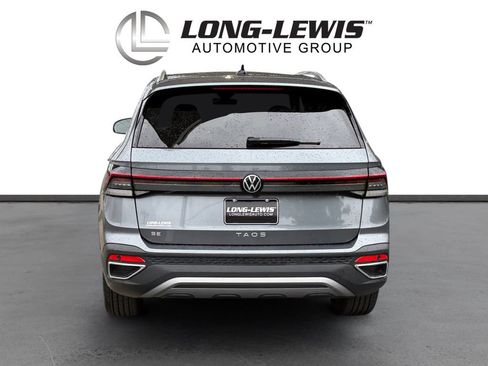 Used 2025 Volkswagen Taos SE FWD image 5