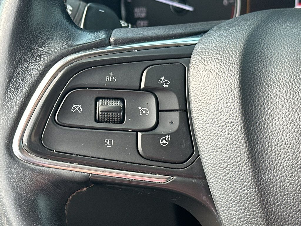 Used 2022 Buick Envision Essence w/ Safety Package FWD image 18