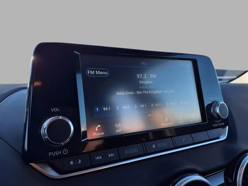 Used 2025 Nissan Sentra S image 5