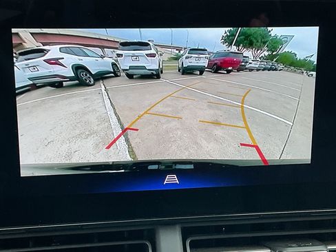 Used 2025 Chevrolet Trax LT w/ LT Convenience Package image 30