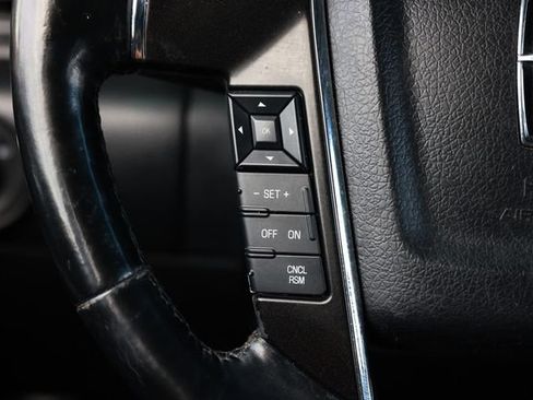 Used 2016 Lincoln Navigator Select RWD image 31